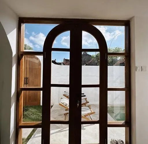 Hotel Casa Putih - Cosy 2br In Canggu 4*